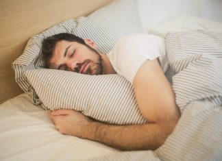 3 sfaturi care te vor ajuta să adormi mai devreme