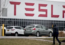 Tesla este investigata de procurorul general din California pentru siguranta pilotului automat