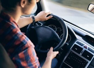 Top 8 lucruri esentiale pe care trebuie sa le ai in masina