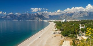 De ce sa alegi o vacanta in Antalya? Iata ce spun recenziile celor care au fost deja acolo!