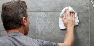 Ghid pentru îndepărtarea corectă a adezivilor de pe piatra naturală