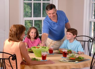 7 motive pentru care un barbat nu te va prezenta familiei lui