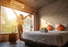 11 sfaturi pentru a-ti face prieteni in timp ce calatoresti singur