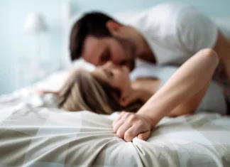 12 semne care arata ca cineva te iubeste