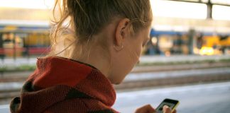 Motivele pentru care oamenii iubesc jocurile cu fructe pe telefon
