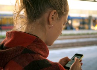 Motivele pentru care oamenii iubesc jocurile cu fructe pe telefon