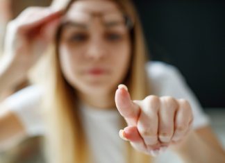 De ce ai vedere slabă la distanță? Cauze și soluții