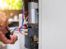 Integrarea contactoarelor în sistemele smart home: ghid pentru proprietarii de locuințe