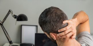 De ce apare rigiditatea la nivelul gâtului și cum o poți preveni